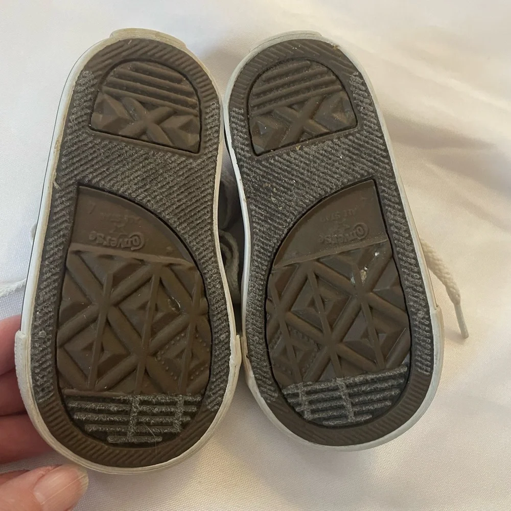 Converse All Star Kids Dark Blue Lace Up‎ Sneakers with White Accents, Size 4